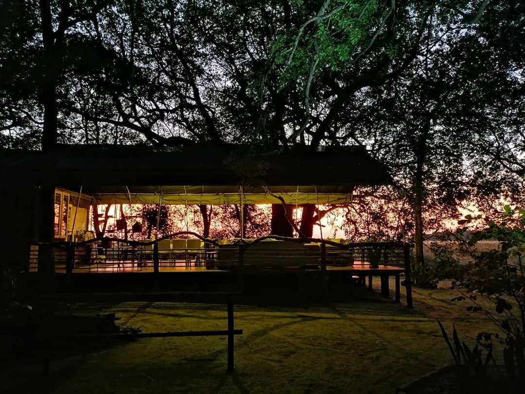 Askiesbos - Samochima Bush Camp Shakawe Exteriér fotografie